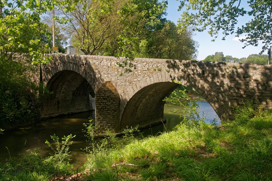 File:Logrian Florian-Pont sur le Bay-20170427.jpg
