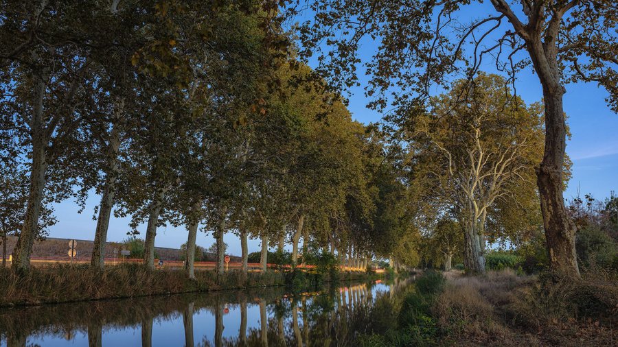 File:Canal du Midi, Villeneuve-lès-Béziers 02.jpg