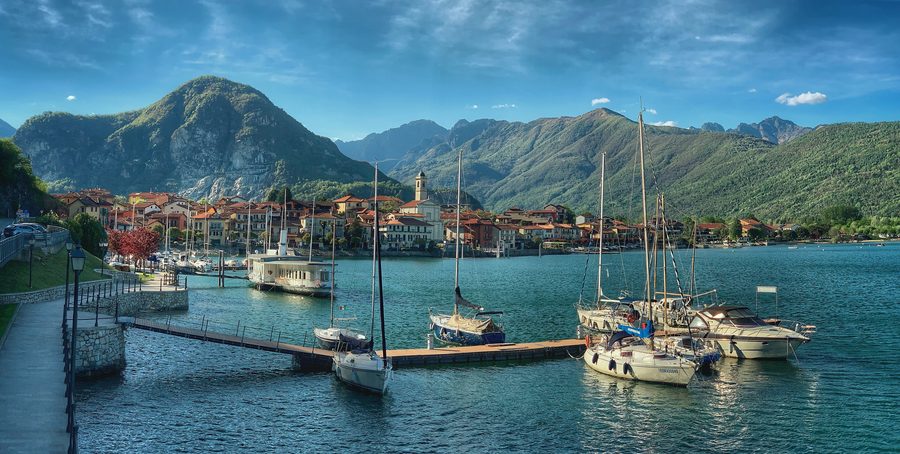 Bucht von Feriolo mit Schiffsanlegestelle