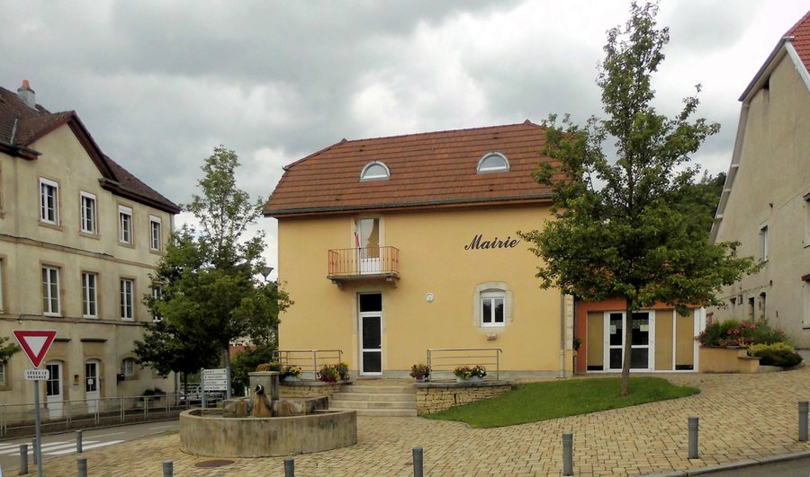 File:Villars-sous-Écot, Mairie.jpg