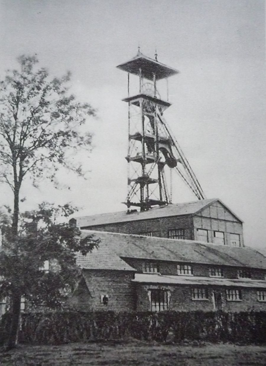 File:Auchy-au-Bois - Fosse n° 3 des mines de Ligny-lès-Aire (A).jpg