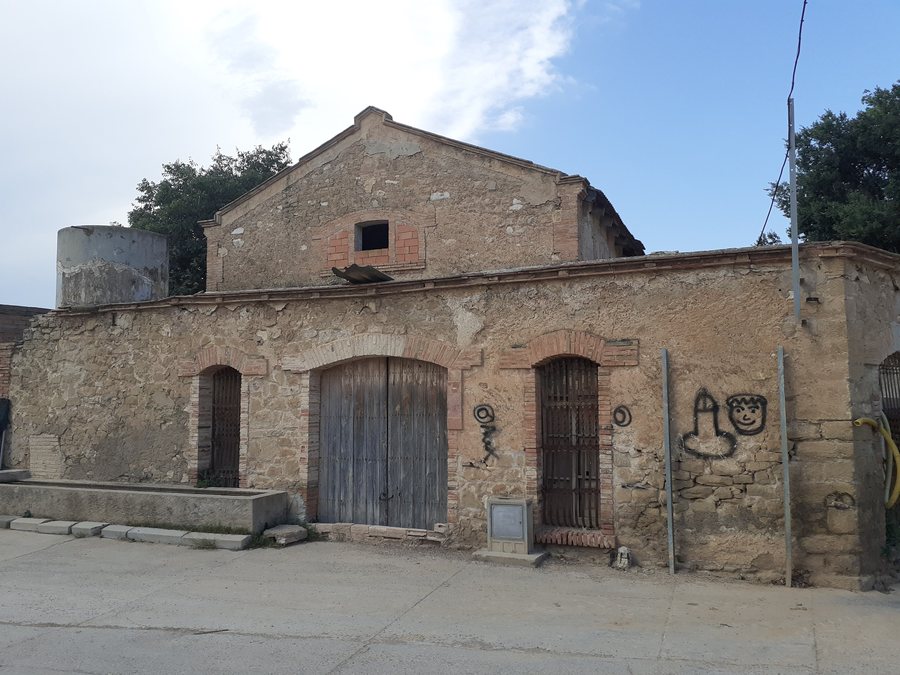 File:Antic Escorxador Municipal de Gandesa 02.jpg