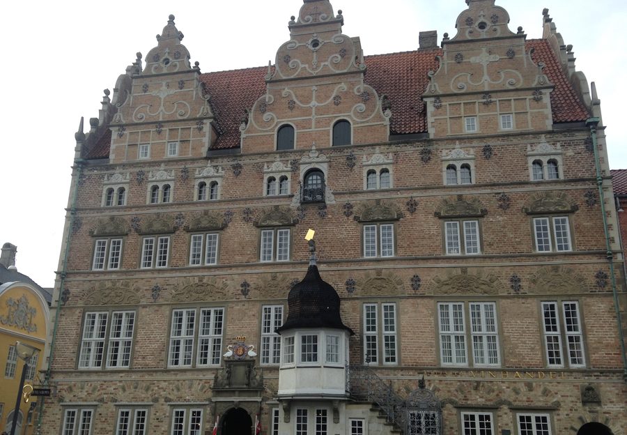 La casa di Jens Bang nel centro di Aalborg, un monumento storico della città.