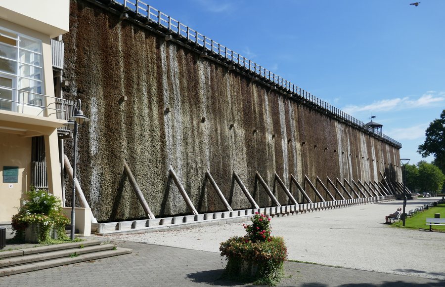 File:Bad Rothenfelde - Altes Gradierwerk - 1.jpg