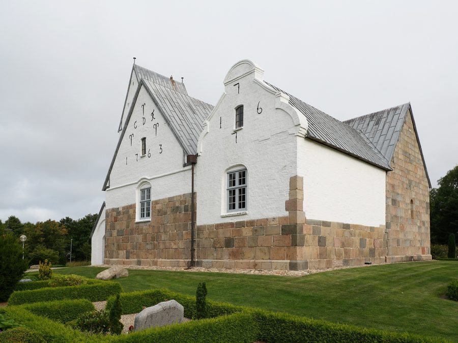 La chiesa di Ulfborg vista da sud-est