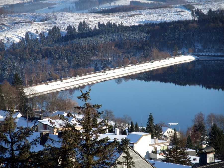 Sorpedamm am Sorpesee im Hochsauerlandkreis bei Sundern