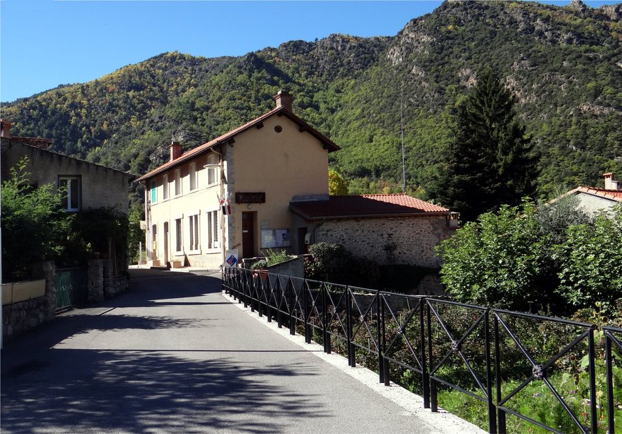 File:Casteil-01.JPG