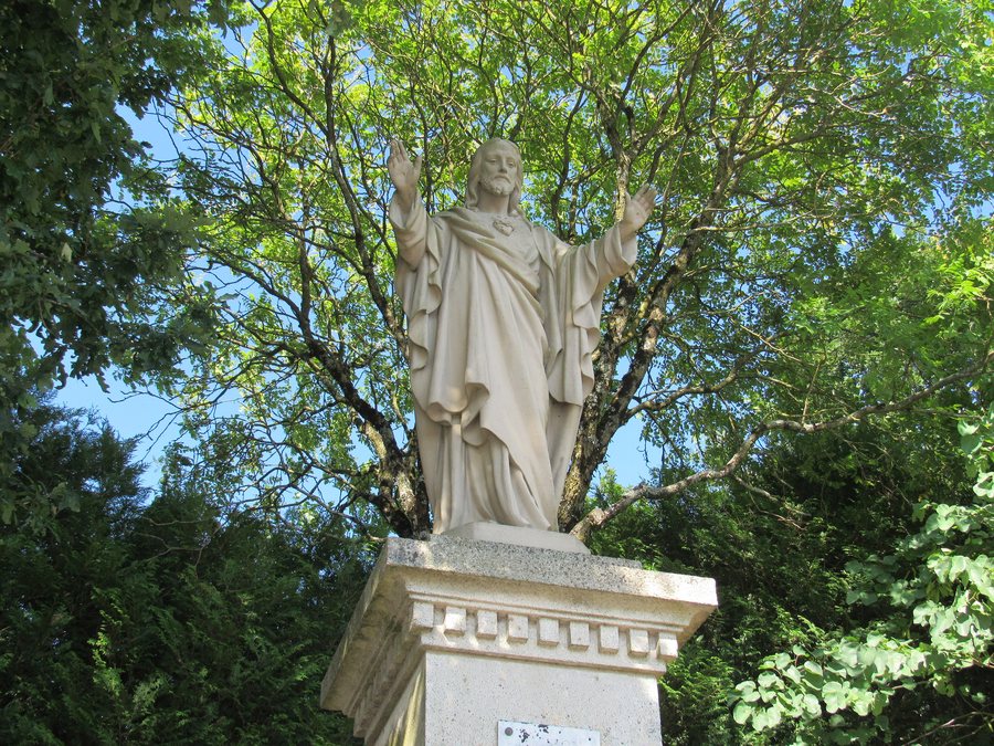 File:Sacré-Cœur (Saint-Michel-Mont-Mercure)2.jpg