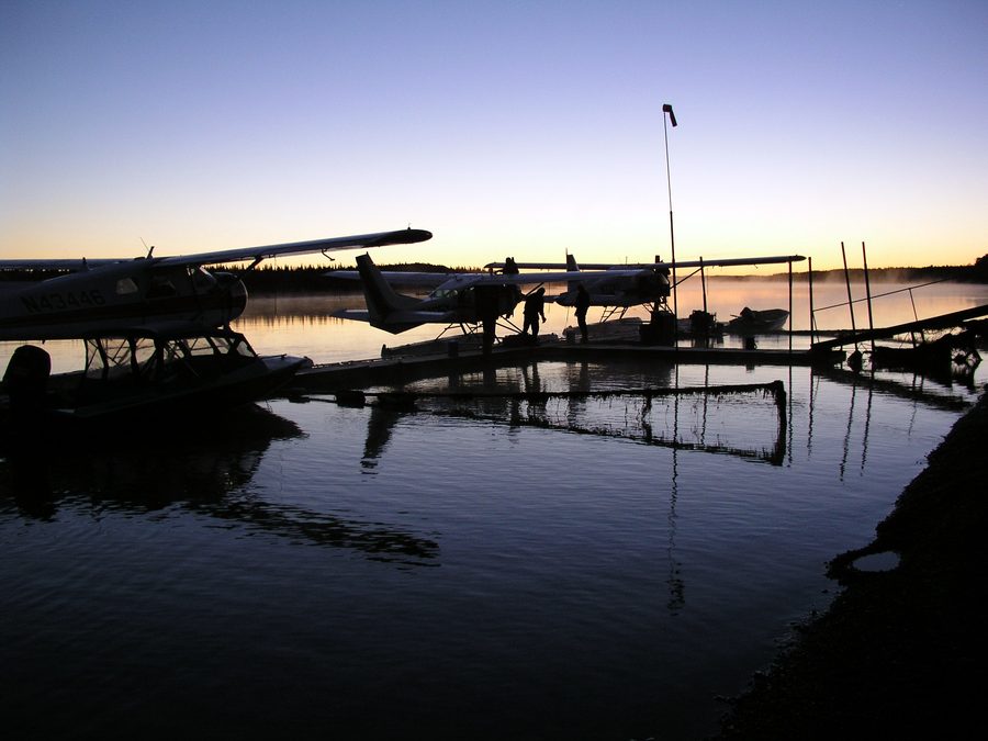 Idrovolanti sul Naknek River a King Salmon, Alaska