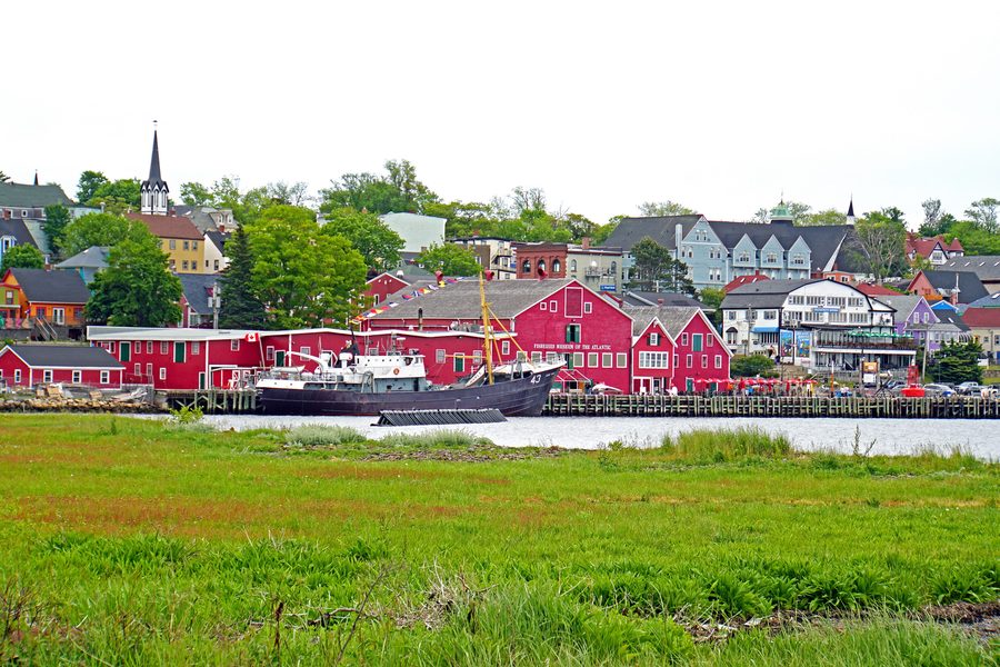 Historische Häuser und Hafenbereich von Lunenburg in Nova Scotia