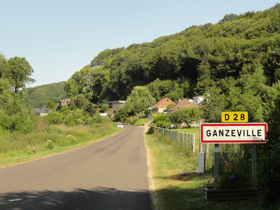 File:Ganzeville (Seine-Mar.) entrée.jpg