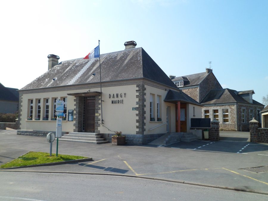 File:Dangy - Mairie.JPG