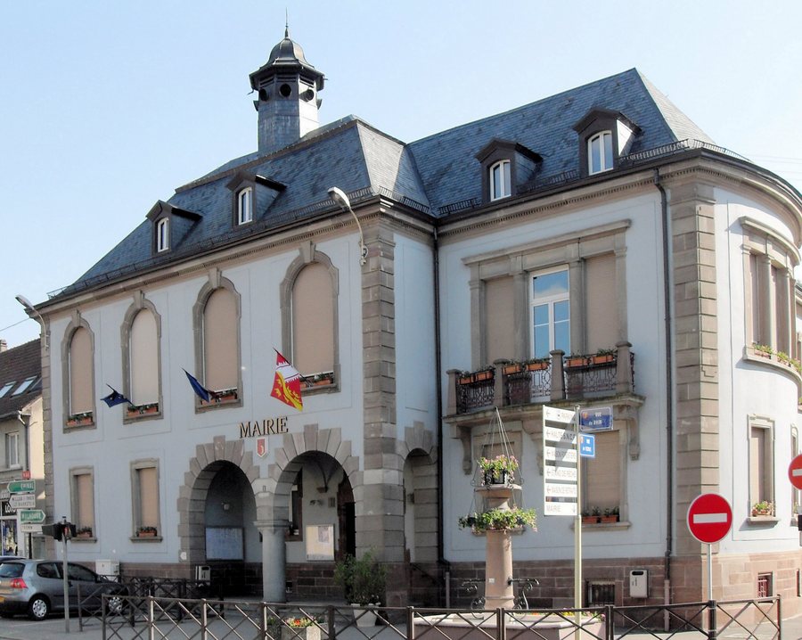 File:Bitschwiller-lès-Thann, Mairie.jpg