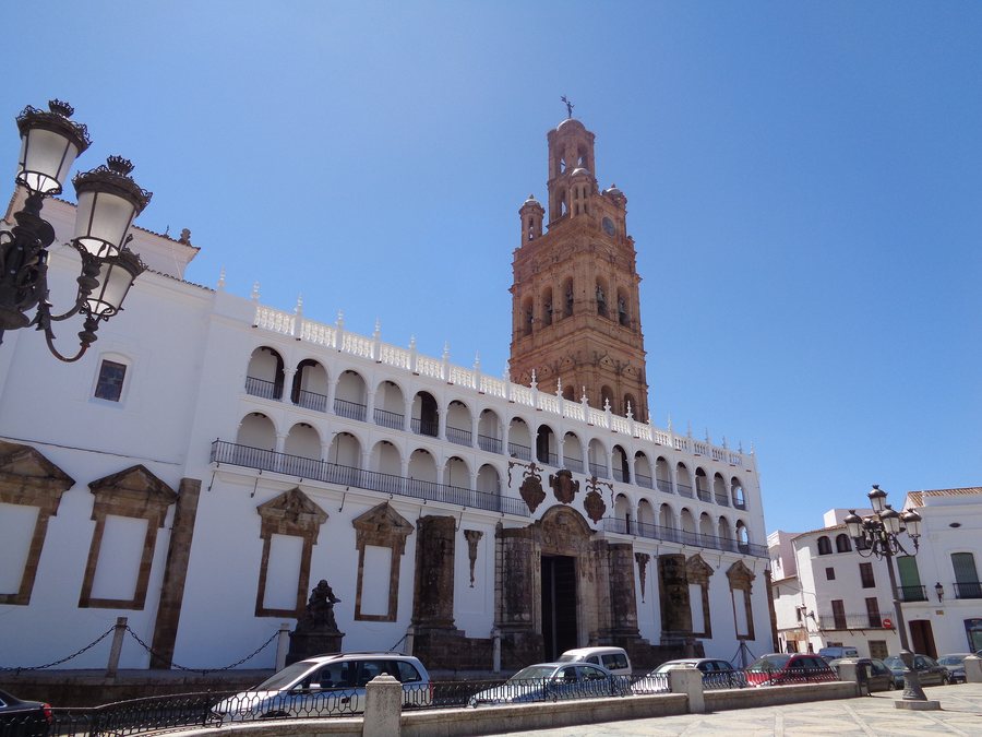 File:Iglesia de Nuestra Señora de la Granada (Llerena).jpg
