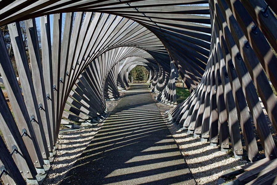 File:Croix parc mallet stevens tunnel.jpg