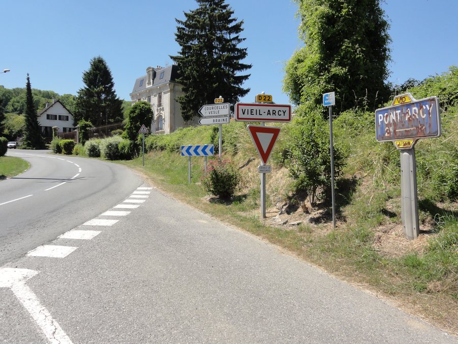 File:Viel-Arcy (Aisne) city limit sign.JPG