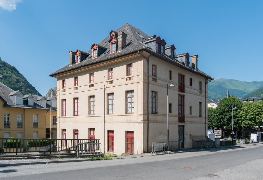 File:Residence Charles Tron in Bagneres-de-Luchon (3).jpg