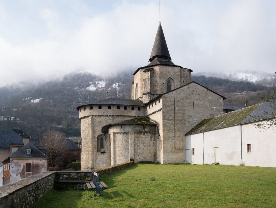 File:St Savin Hautes Pyrenees 02.jpg