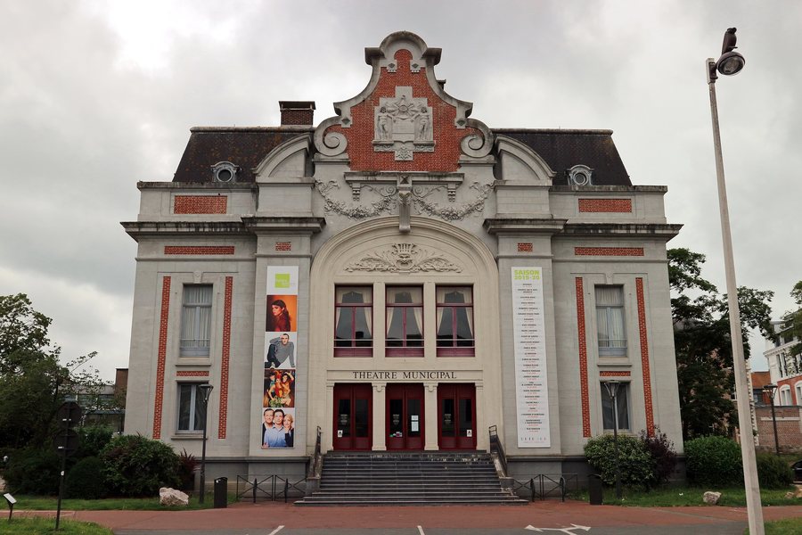 File:Béthune — Le théâtre Municipal —.jpg