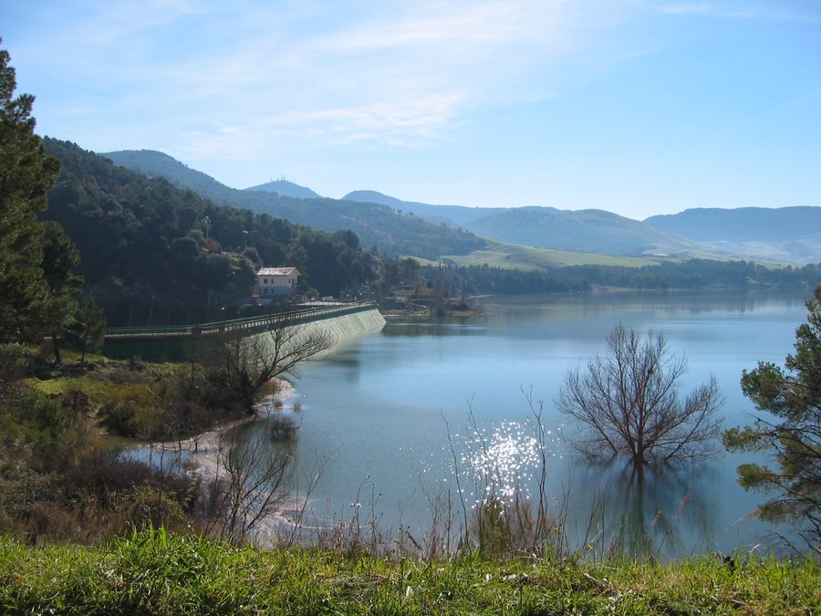 Lago Fanaco, ein künstliches Becken im Gemeindegebiet von Castronovo di Sicilia