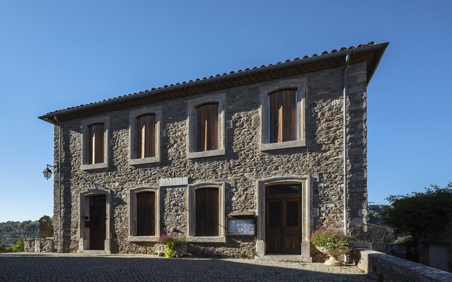 File:Town hall, Minerve cf01.jpg