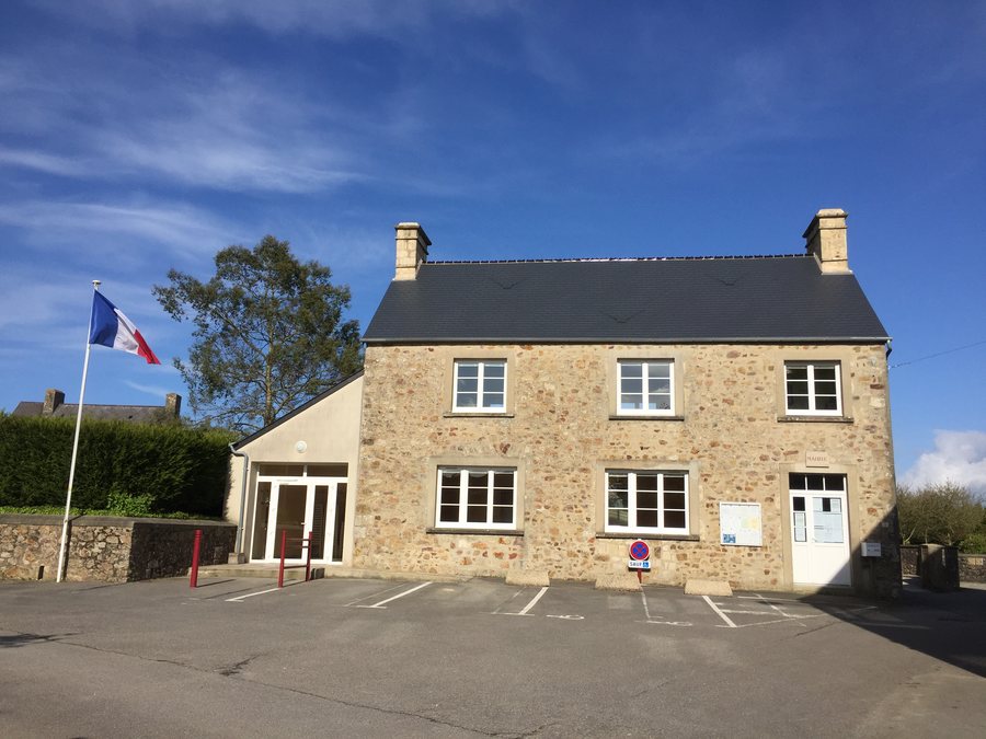 File:Magneville - Mairie.jpg