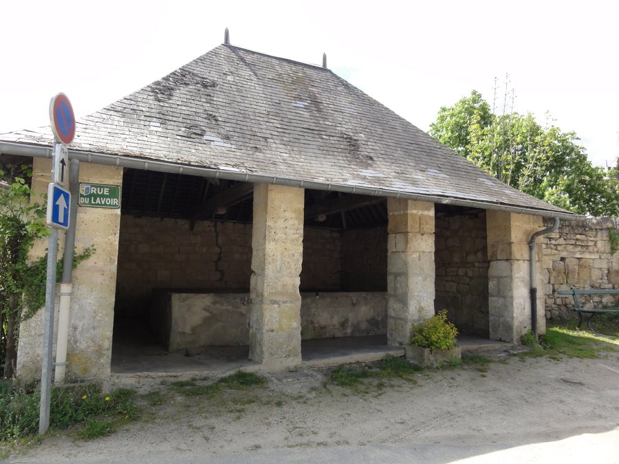 File:Bourguignon-sous-Montbavin (Aisne) lavoir.JPG