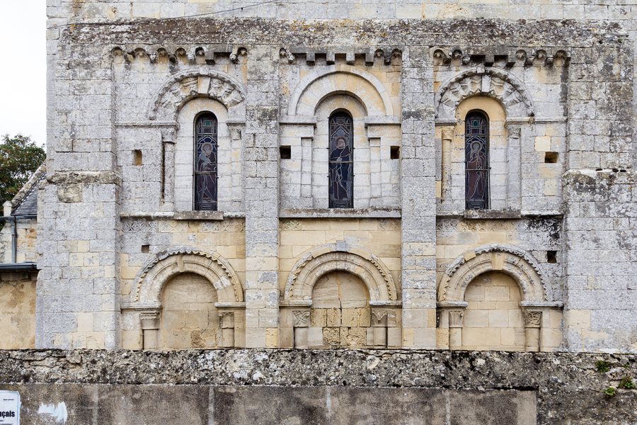File:Chevet de l'église Saint-Pierre (Vaux-sur-Seulles, Calvados, France).jpg