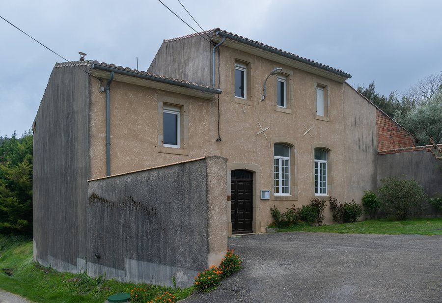File:Town hall of Belcastel-et-Buc (2).jpg