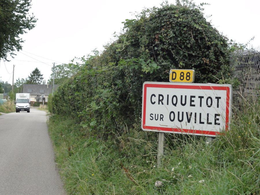 File:Criquetot-sur-Ouville (Seine-Mar.) entrée.jpg