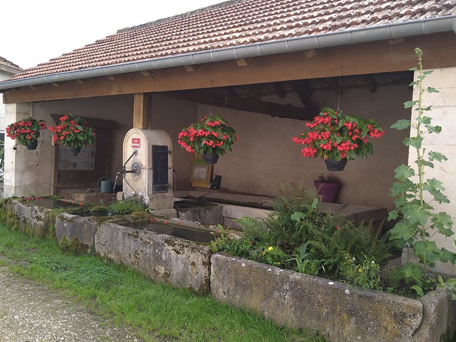 File:Pulney (54) - Lavoir.jpg