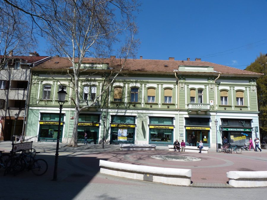 Casa d’angolo storica a due piani in Andrássy út 19 a Békéscsaba