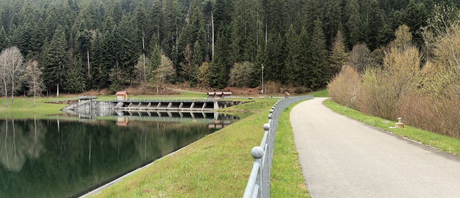 Blick auf die Nagoldtalsperre zwischen Grömbach und Seewald