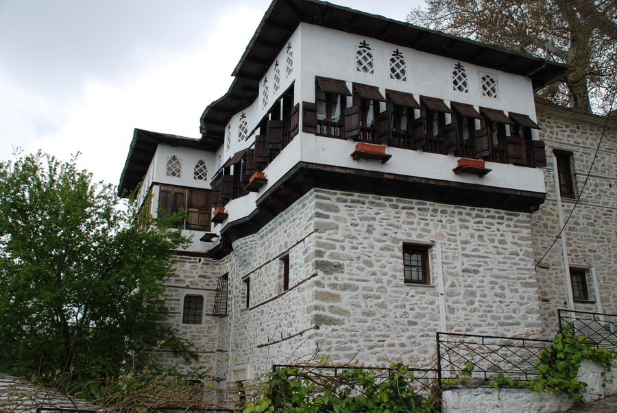 Storica casa padronale in pietra a Vizitsa sul Pelion