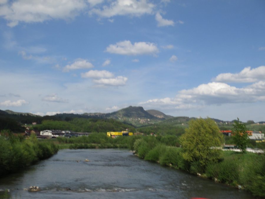 Die Lašva fließt durch die Landschaft bei Vitez in Zentralbosnien.