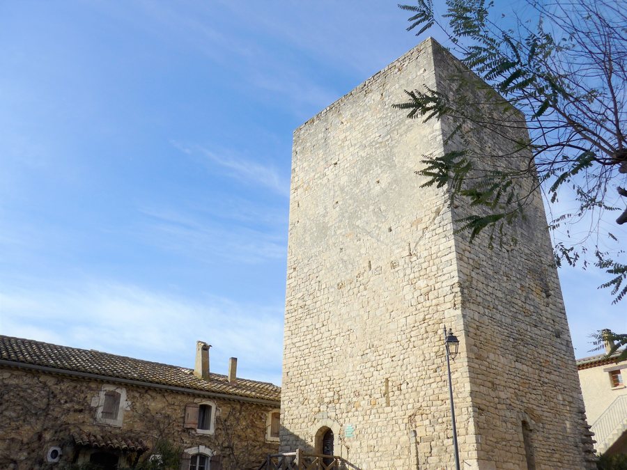 File:Monument Historique du Gard, France. PA30000054. Tour de Tresques 01.jpg