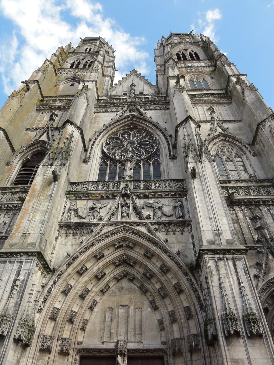 File:Basilique de Saint-Nicolas-de-Port (M-et-M) façade ouest, tours.jpg