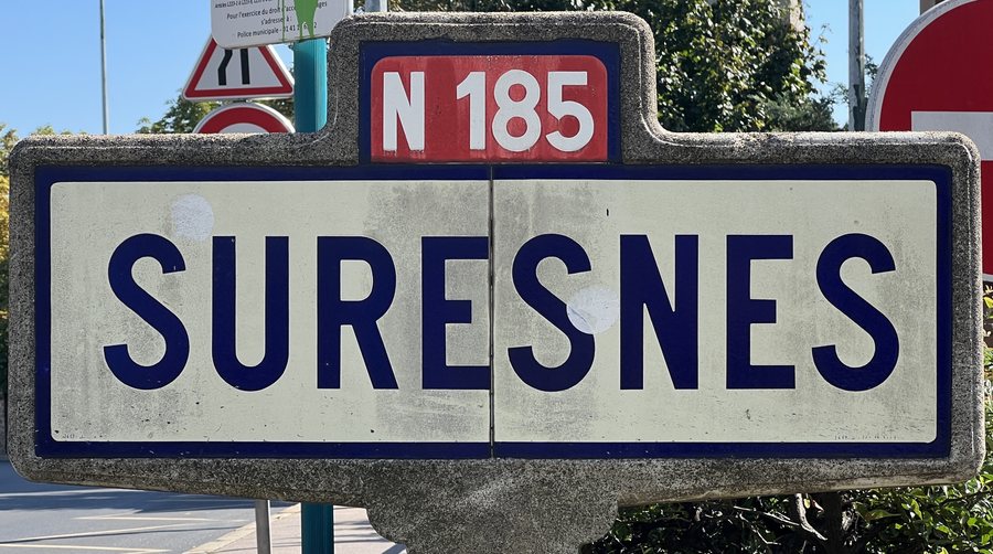 File:Panneau Michelin Entrée Suresnes Boulevard Henri Sellier - Suresnes (FR92) - 2023-09-02 - 1.jpg