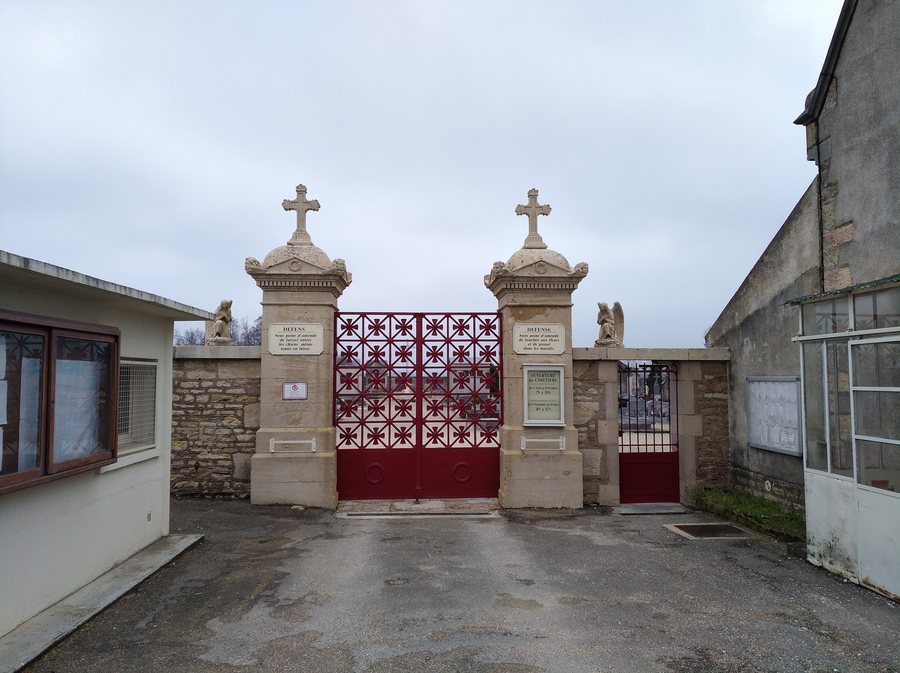 File:Auxonne - Entrée cimetière (mars 2018).jpg