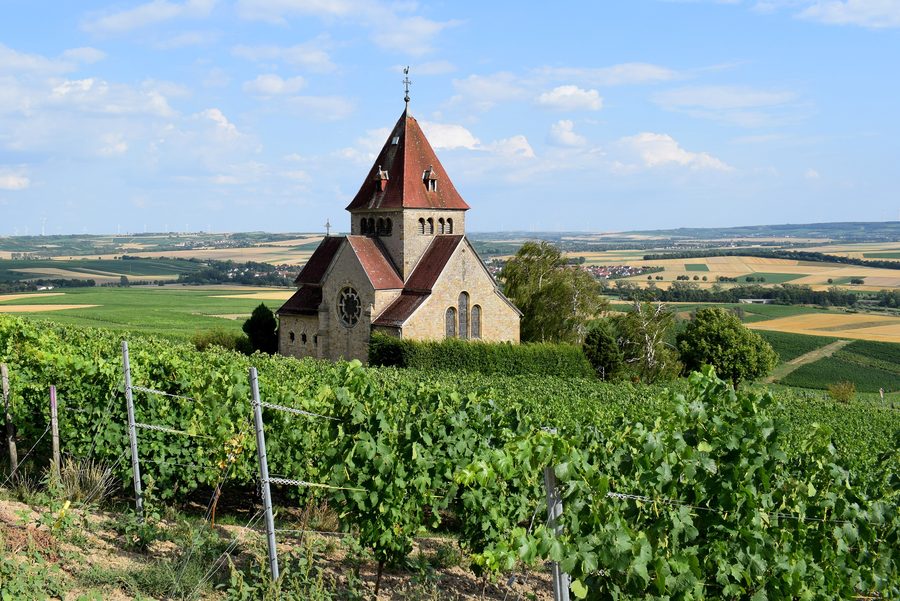 Katholische Hl. Kreuzkapelle in Gau-Bickelheim