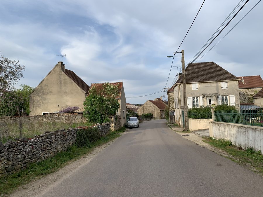 File:Entrée dans Montillot (Yonne, France).jpg