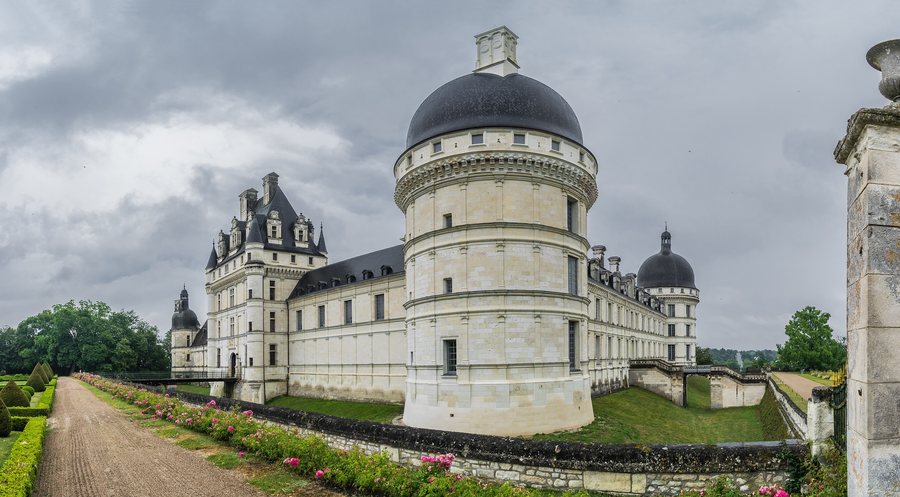 File:Exterior of the Castle of Valencay 28.jpg