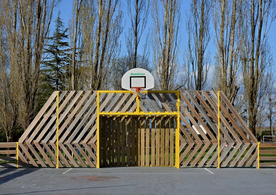 File:Thénac 17 Aire de jeux 2014.jpg