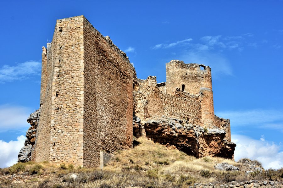 File:Zorita de los Canes (Guadalajara) Cast 2 Torre del Espolón.jpg