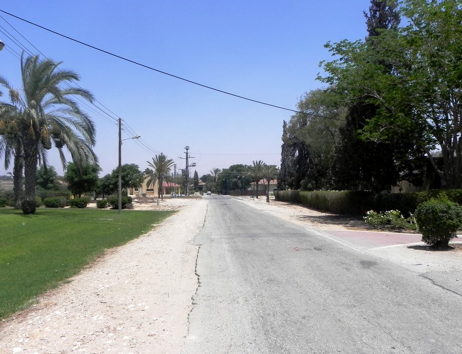 Straße in Talmei Bilu, einem Moshav im Südbezirk Israels