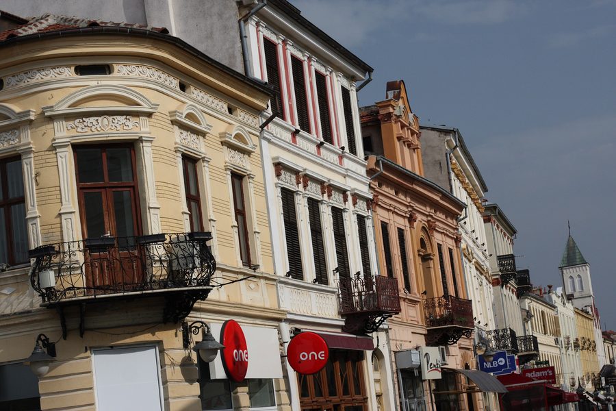 Širok Sokak pedestrian street in Bitola with buildings along the boulevard.