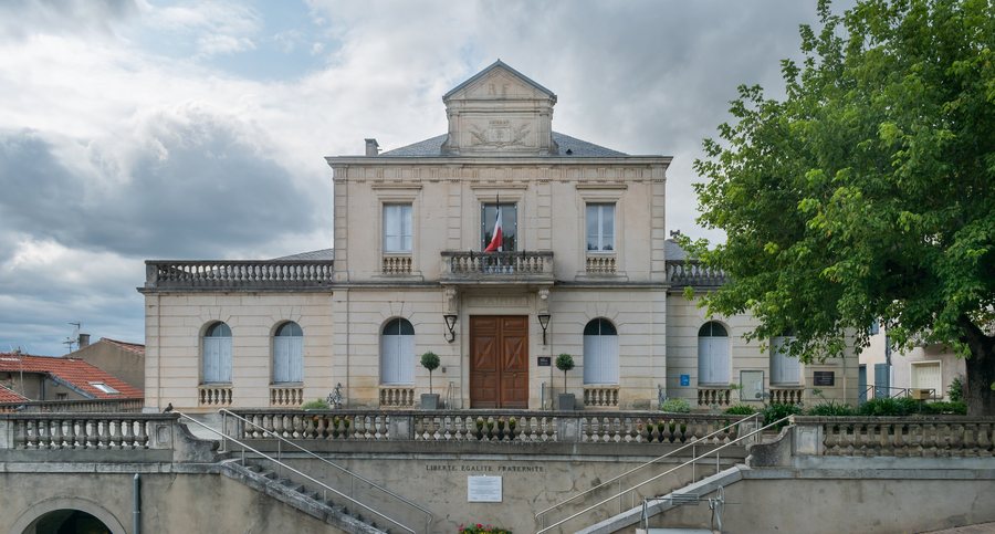 File:Town hall of Puylaurens.jpg