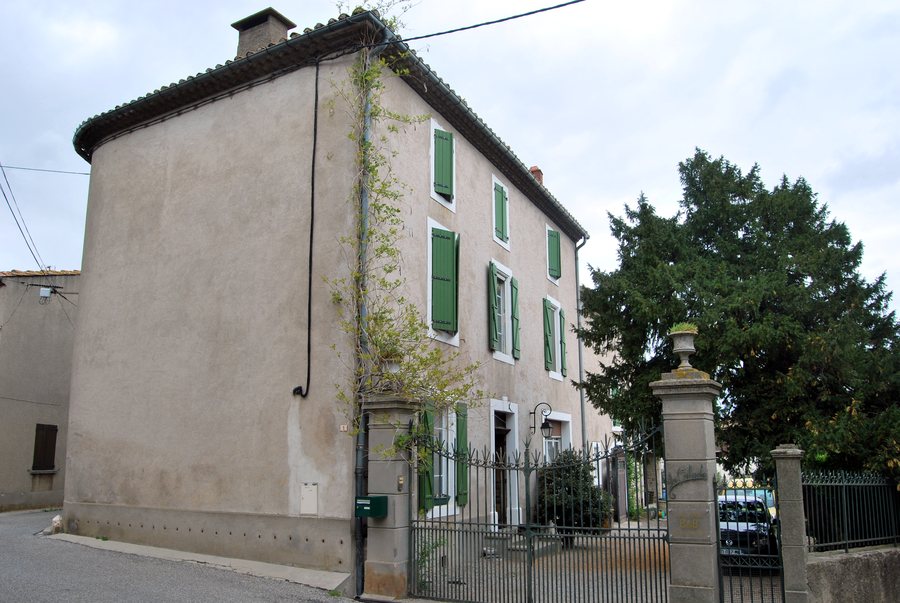 File:Moux, La Calade.JPG