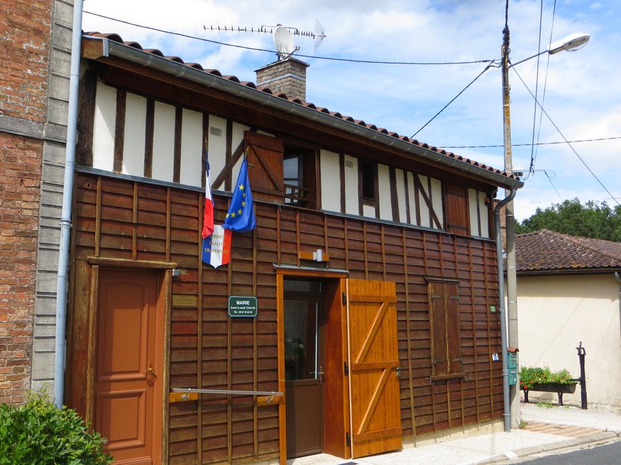 File:Écollemont - Mairie.jpg
