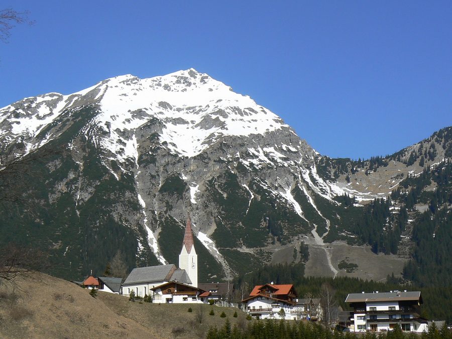 Berglandschaft bei Berwang in Tirol mit dem Thaneller